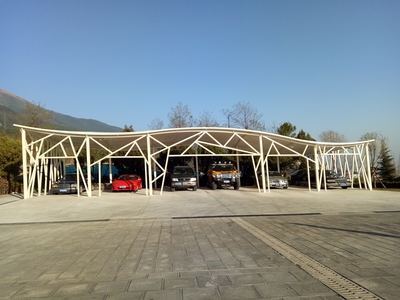 大理沧海高尔夫停车场